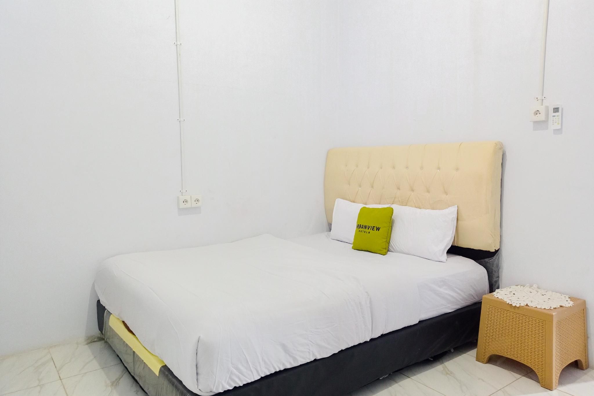 Urbanview Hotel @ Guest House Bukit Sion Bengkulu Deluxe Double