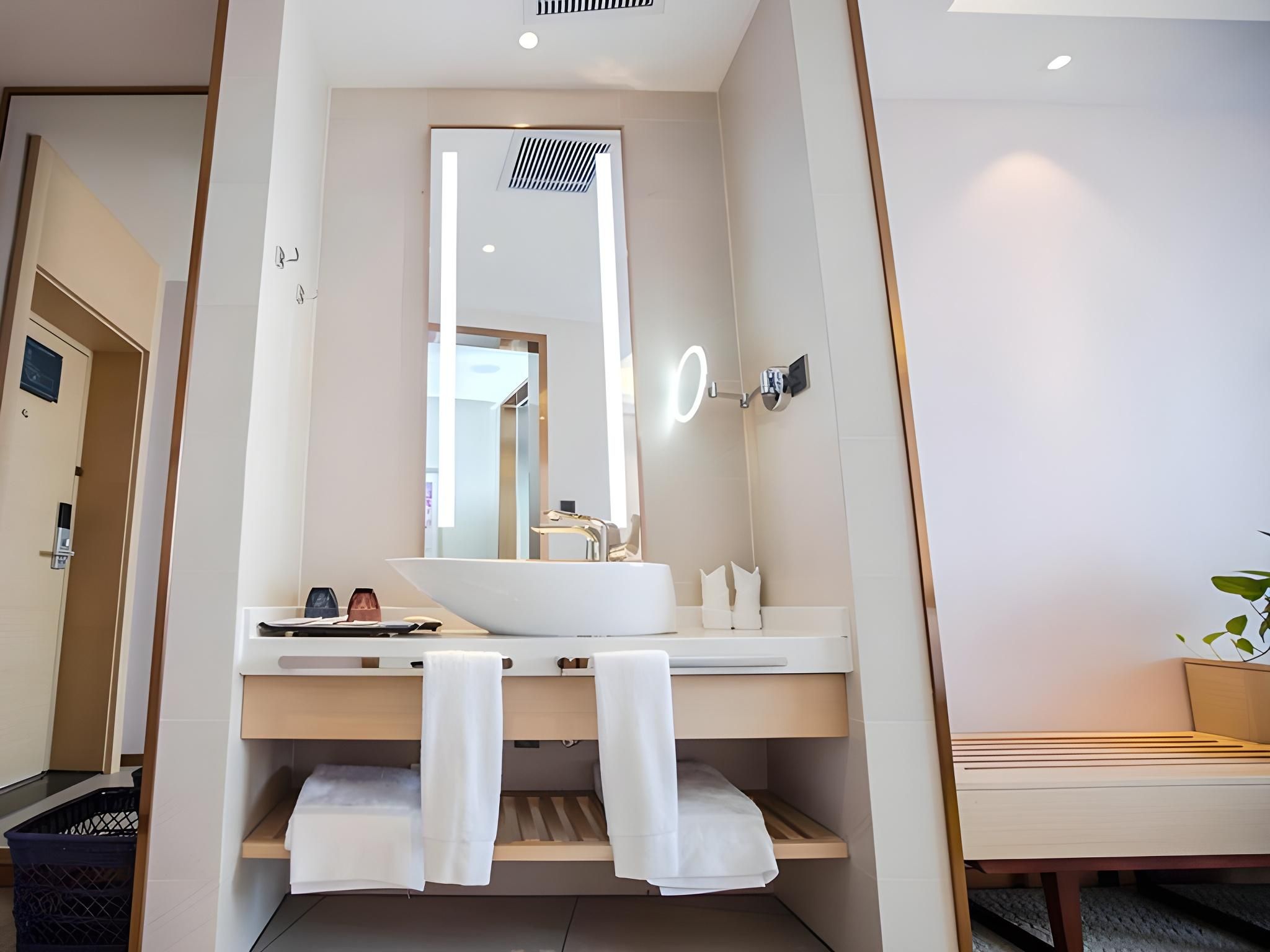 WH - Liren T Special Room