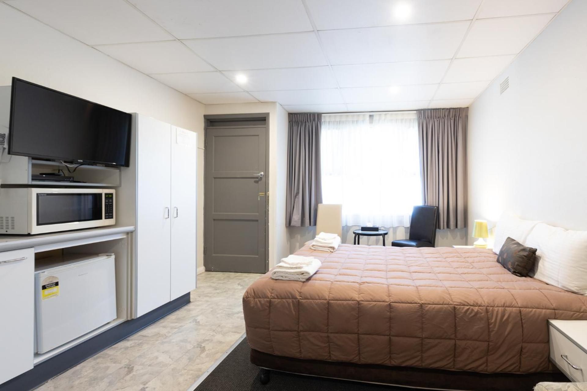 Standard Queen Room