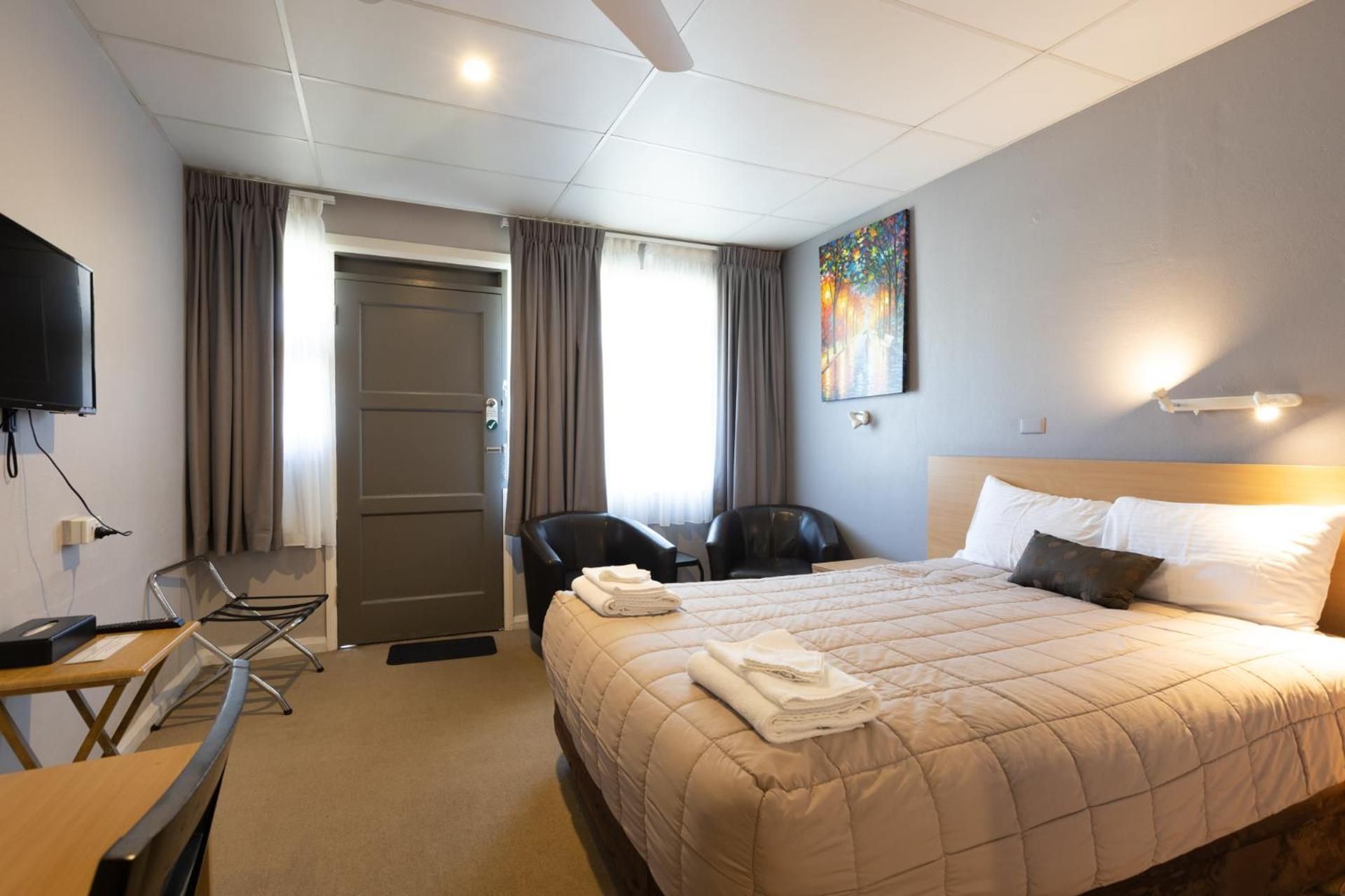 Standard Queen Room