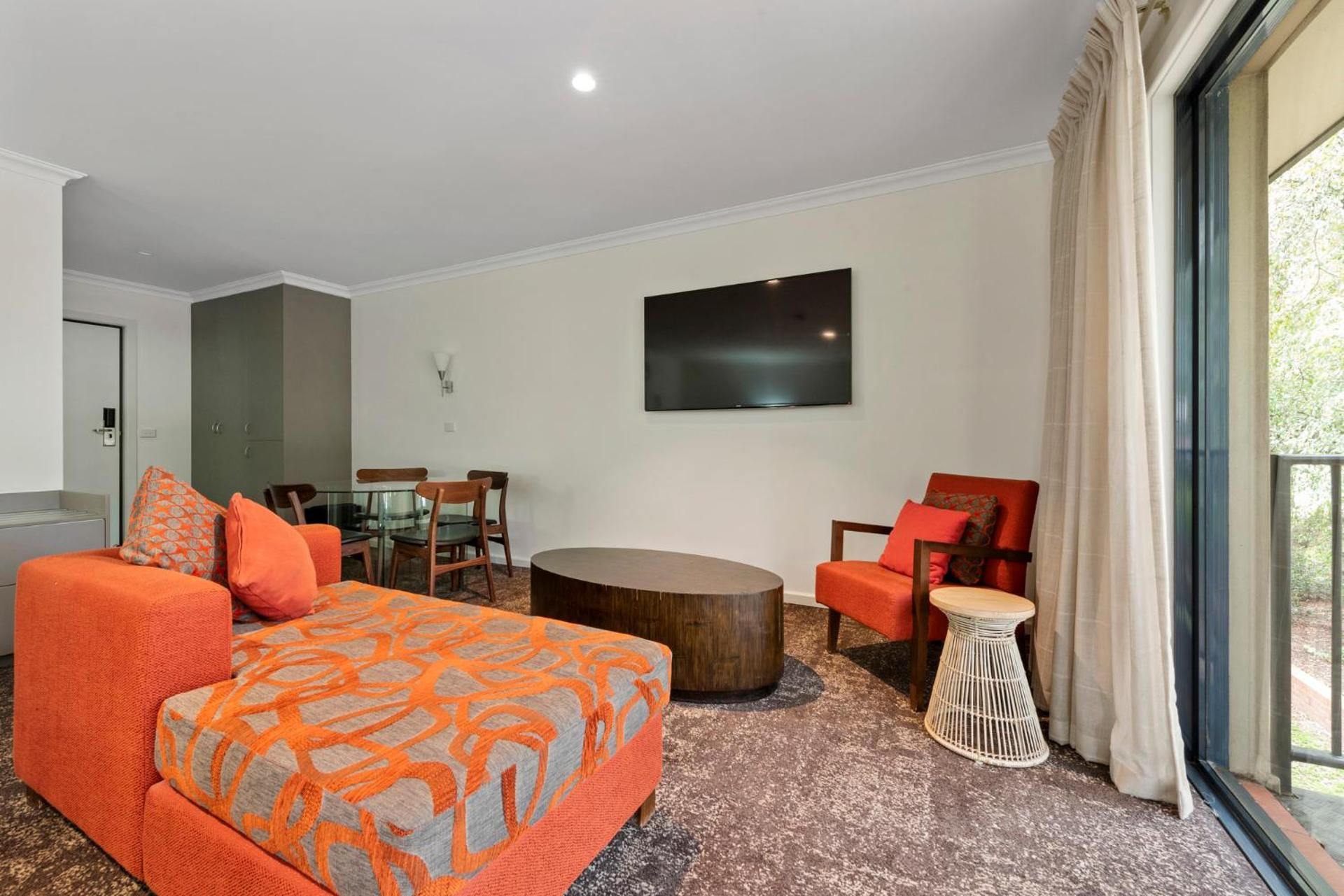 Deluxe King Room with Spa Bath