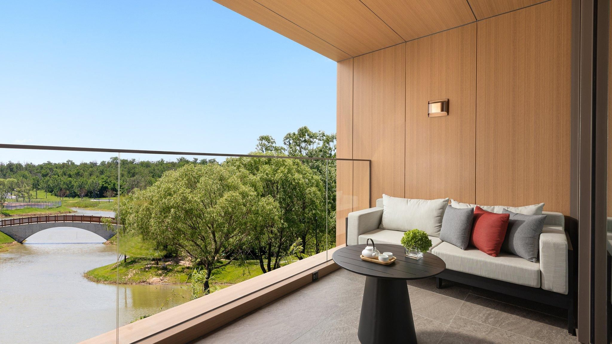 Hotel Indigo Beidaihe By IHG 1 King Standard Lake View 2