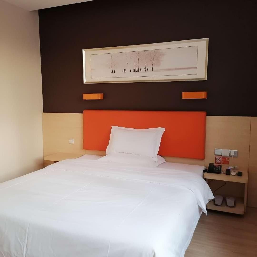 Premium Queen Room