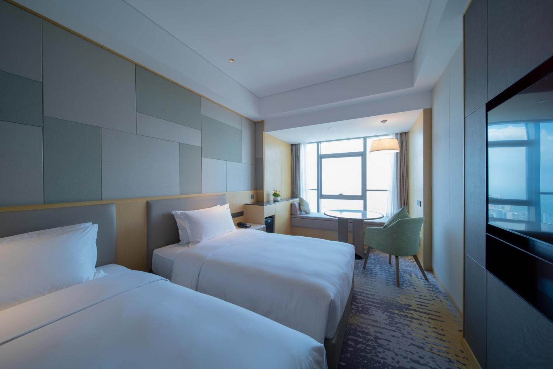 Holiday Inn Qinhuangdao Haigang By IHG 2 Double Standard Sunrise View 2