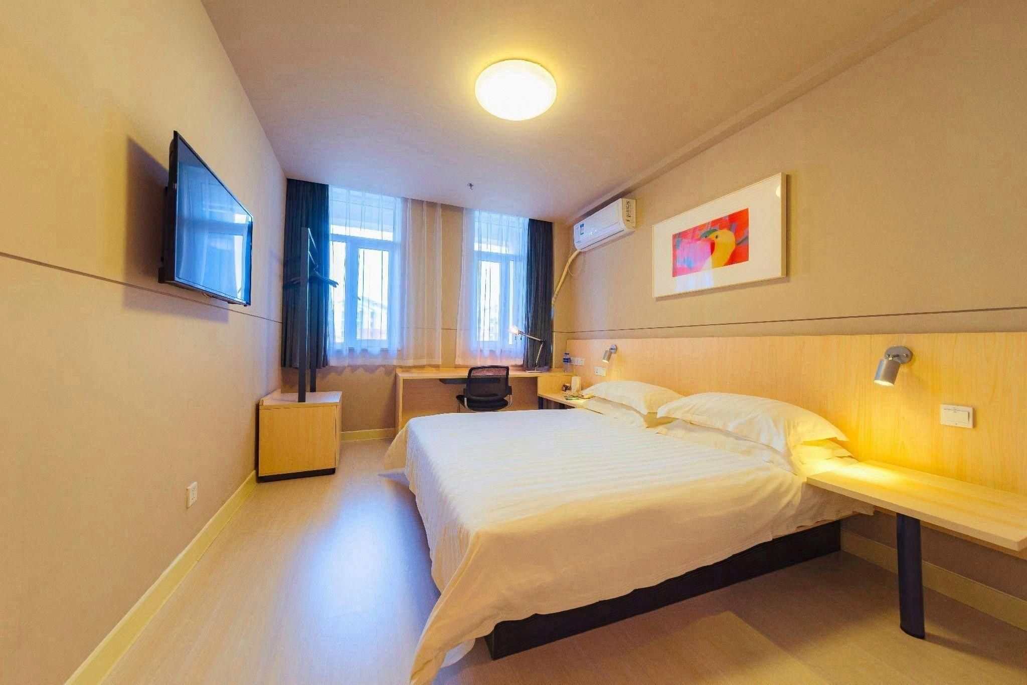 Business Standard Room B