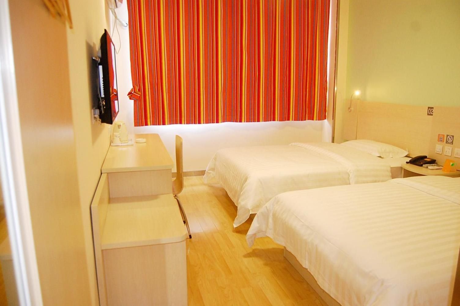 Twin Room with Theme