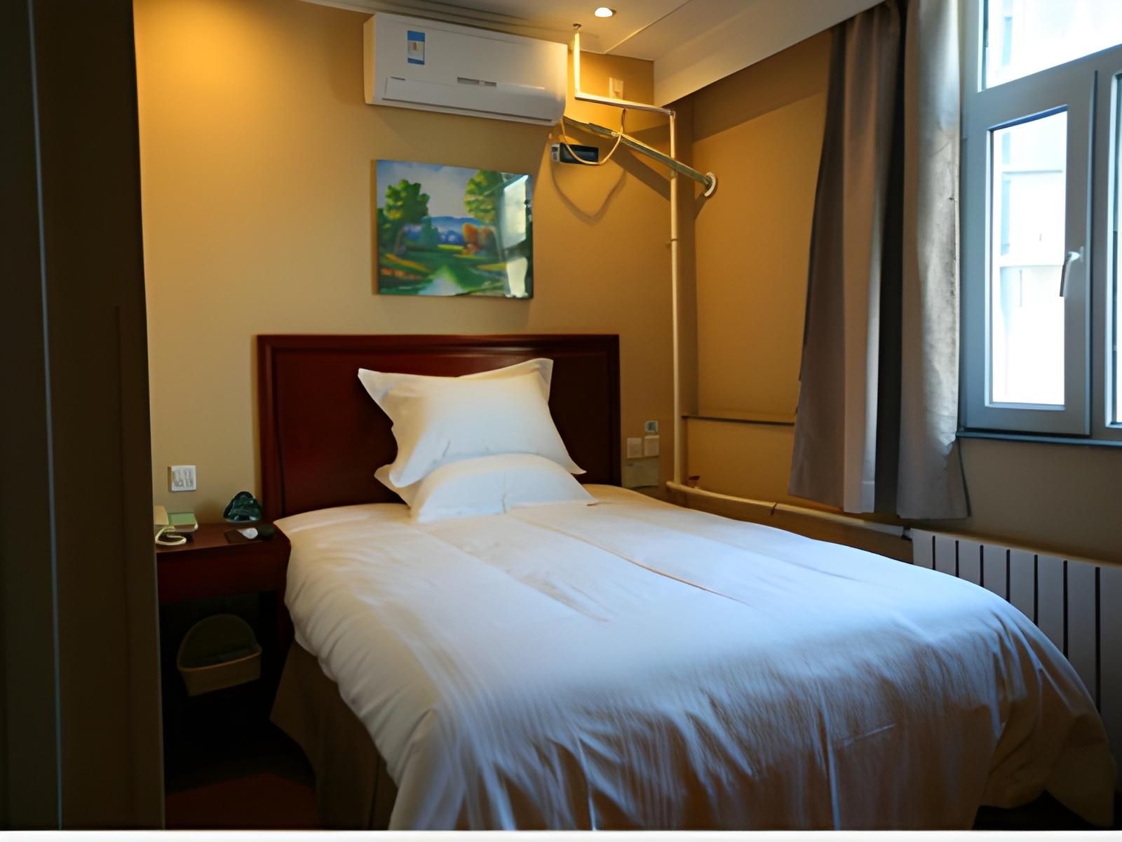 GTI - 1 Bed Guest Room, 1.5M Bed
