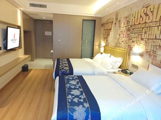 Rezen - Family Parent Child Room