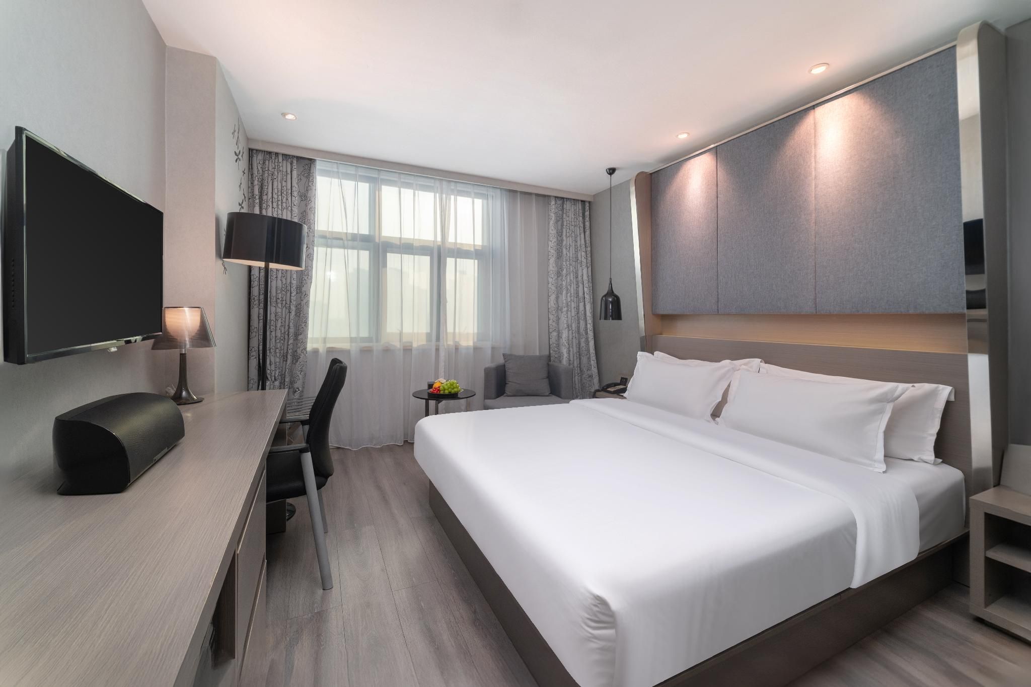 Business Queen Bed Room