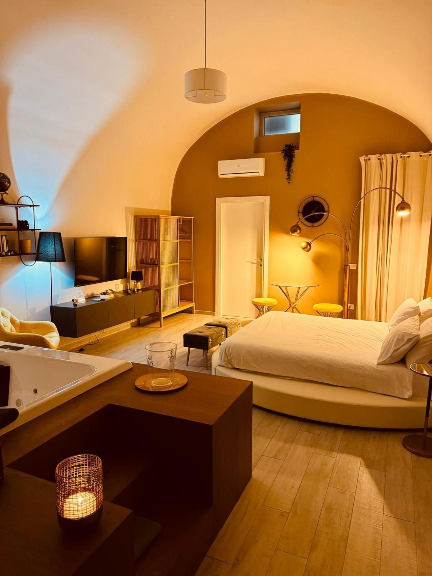 King Suite with Spa Bath
