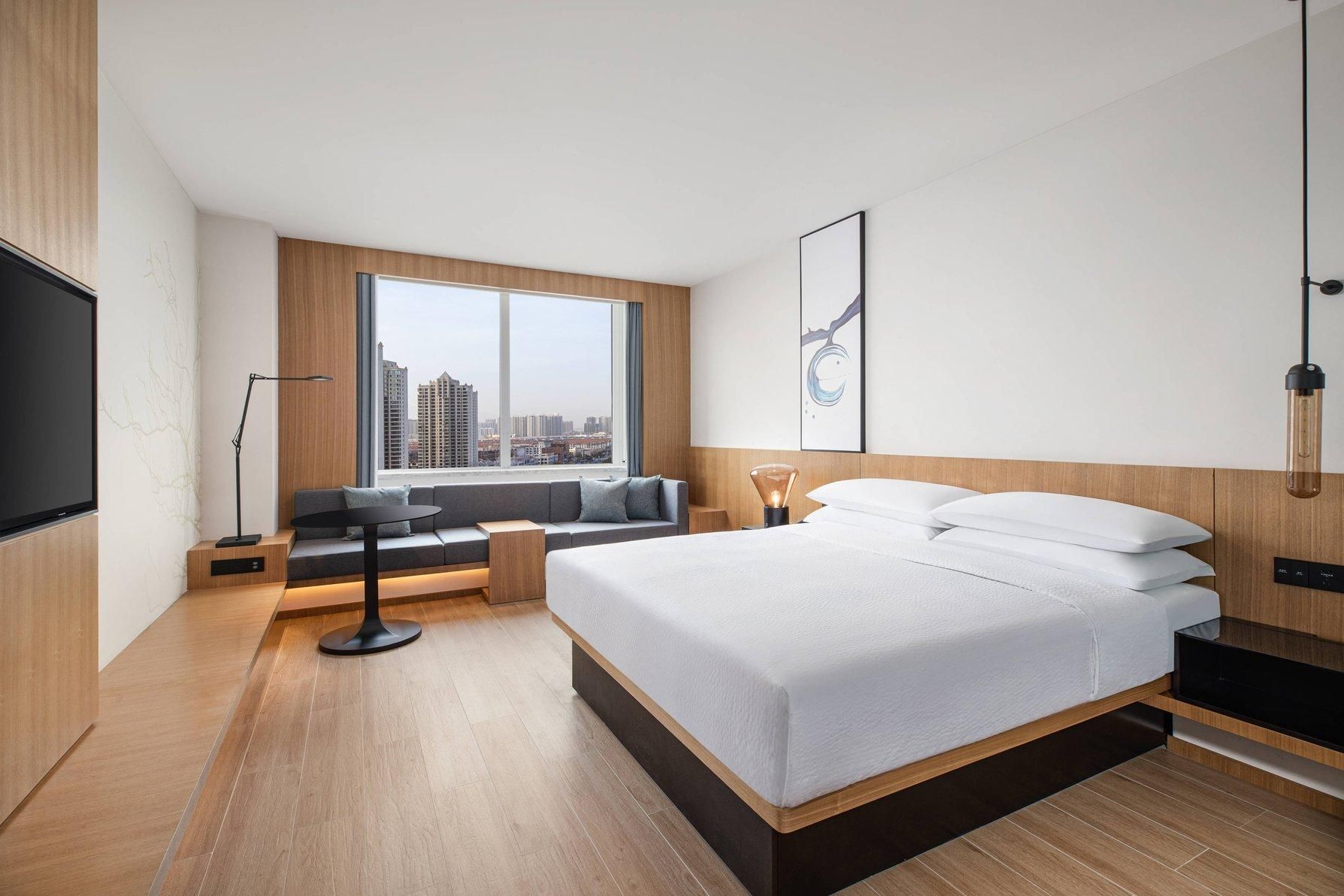 Superior King Room, Guest room, 1 King, City view