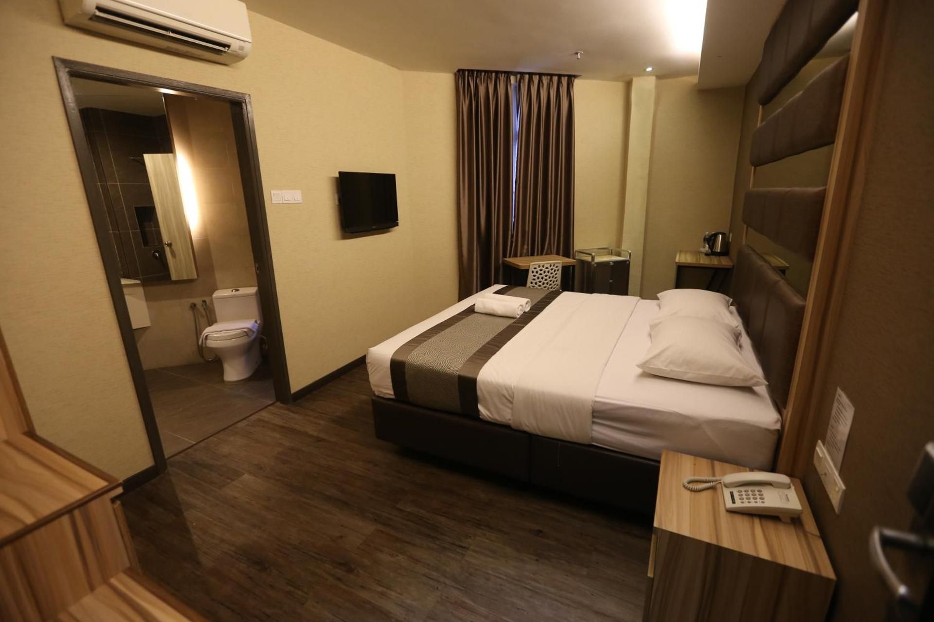 Suite with Hot Tub