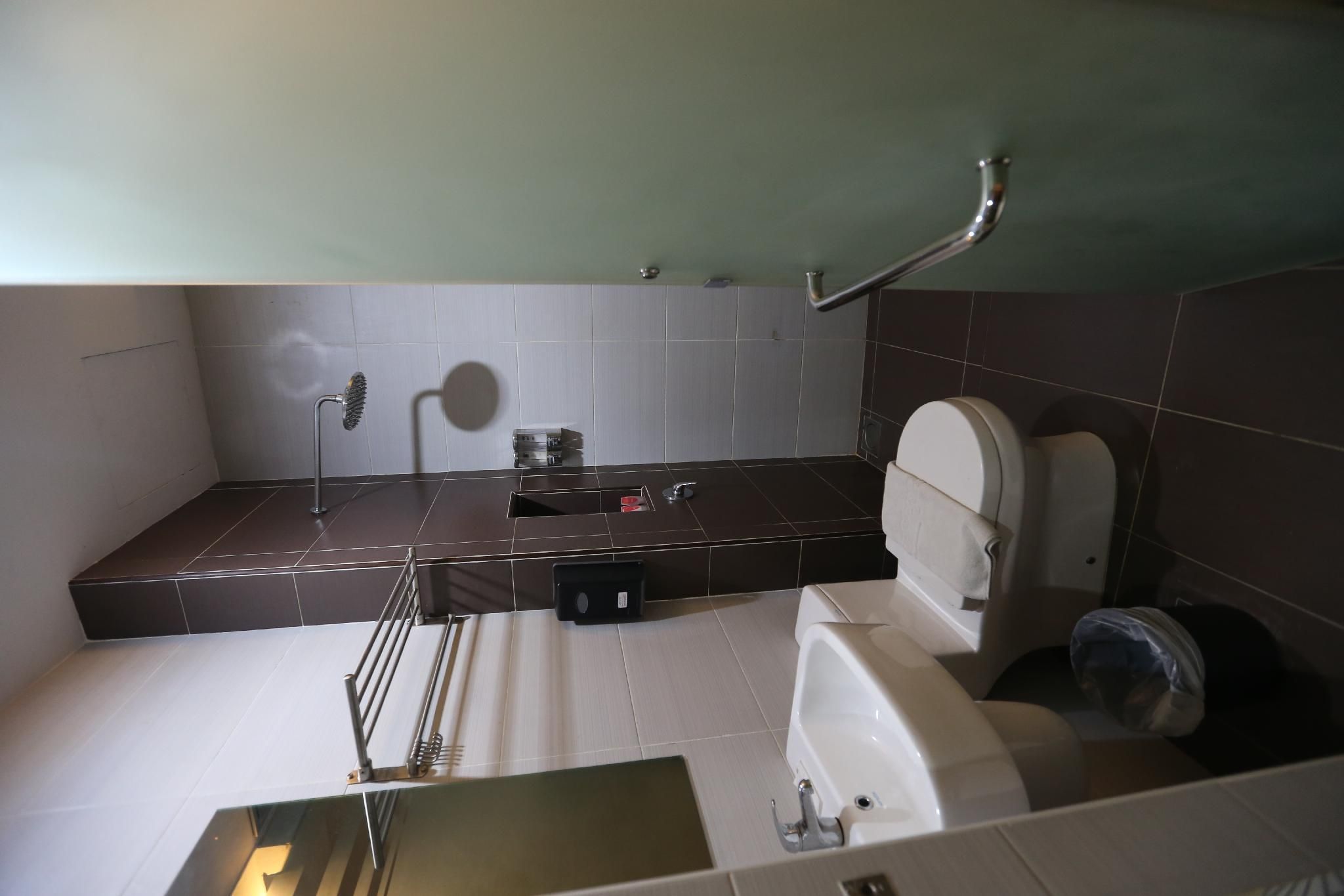 Queen Duplex Suite