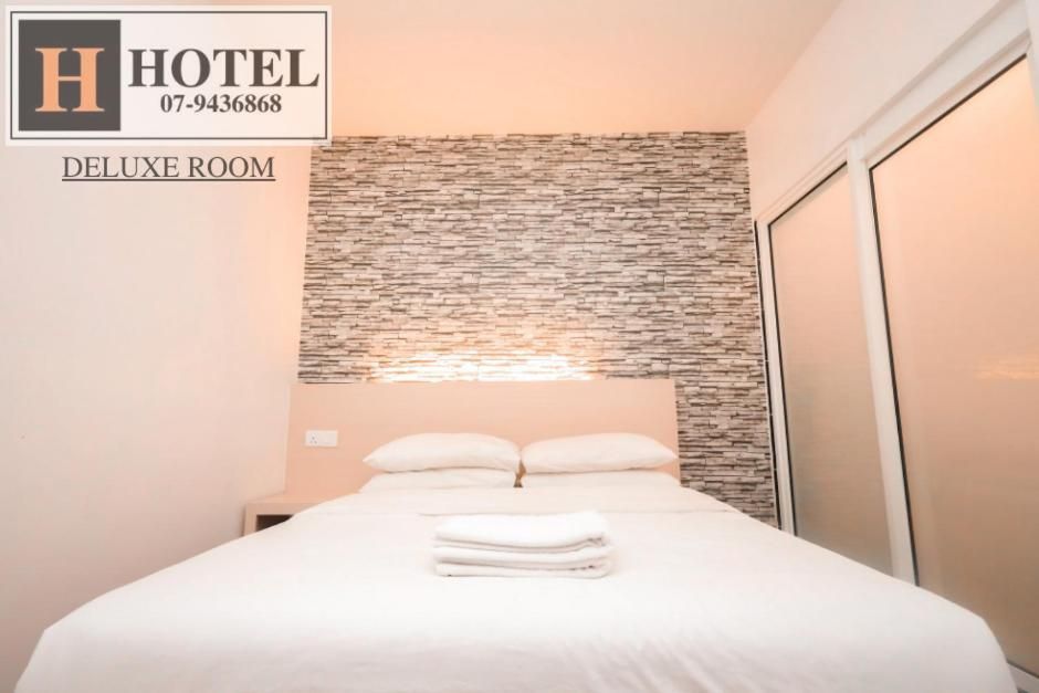 H hotel  Deluxe Room