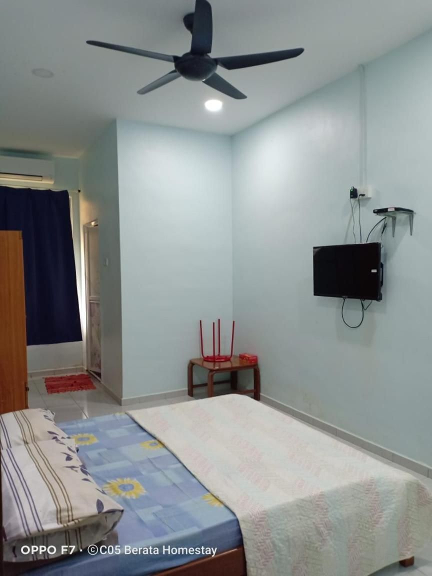 BerataStay @ Segamat Queen Room 3