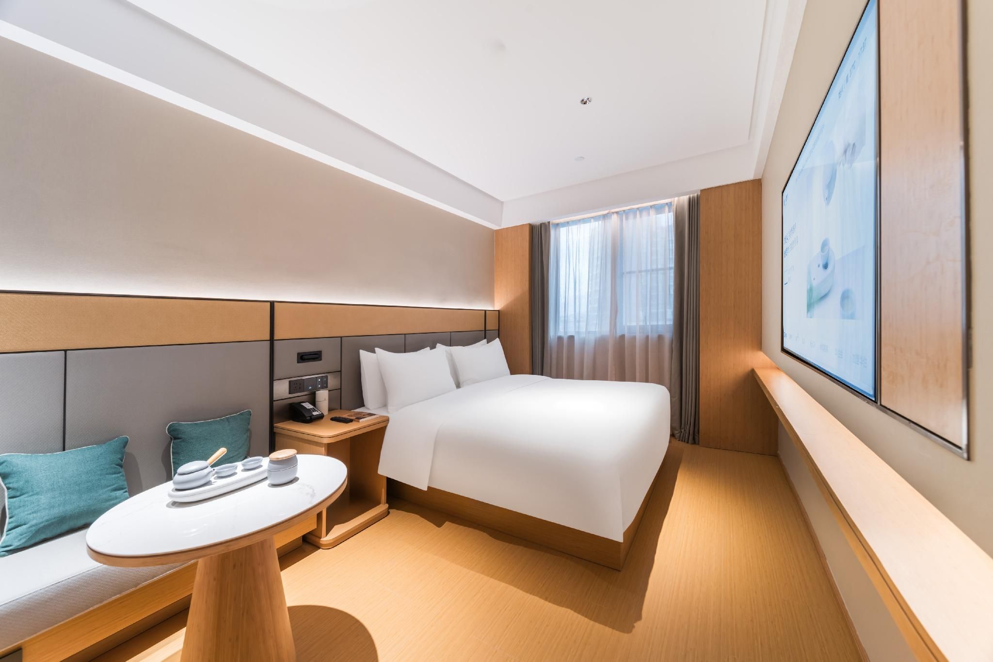 Hotel Queen Room