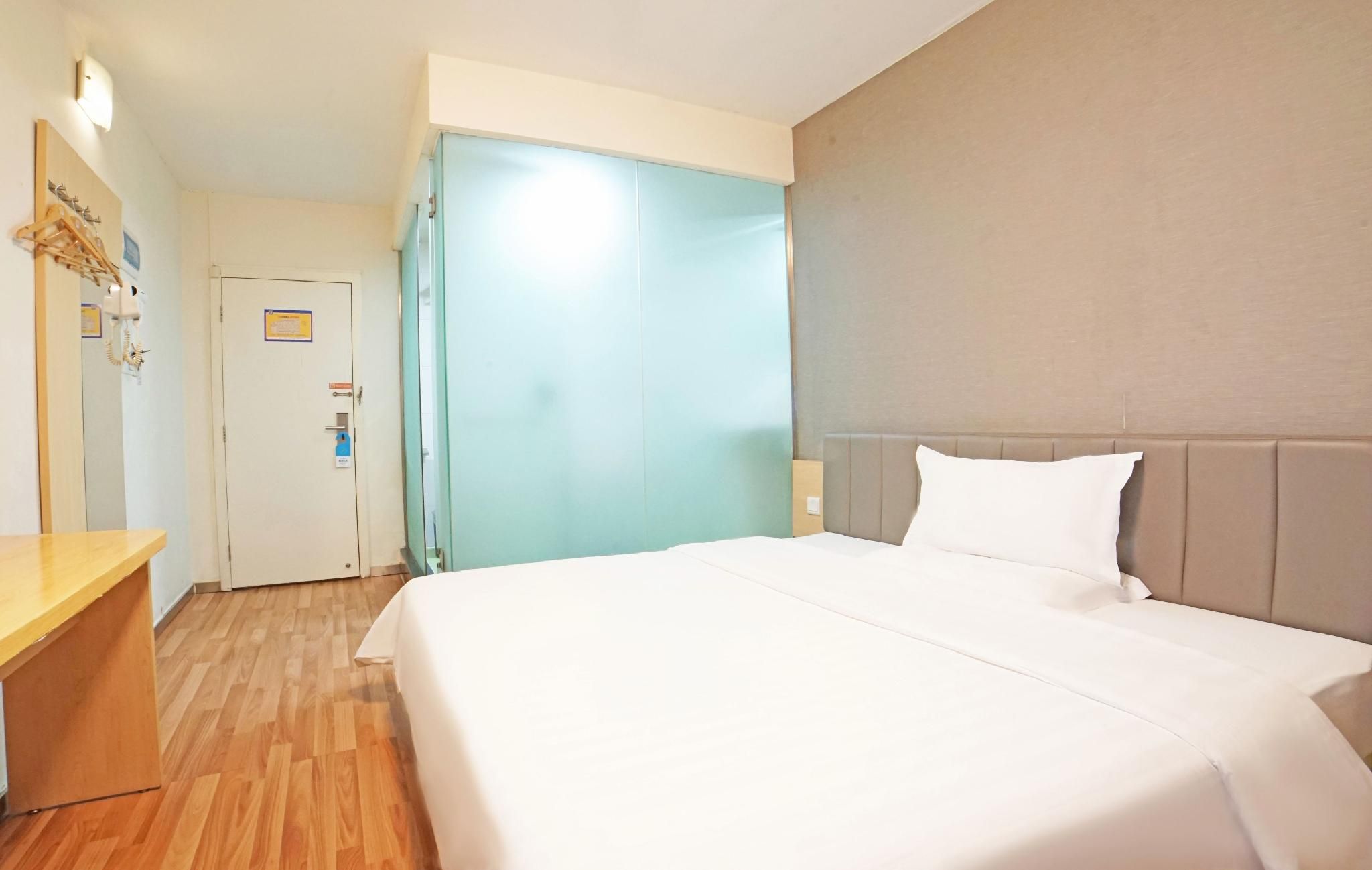 WH - Traditional Bed Room