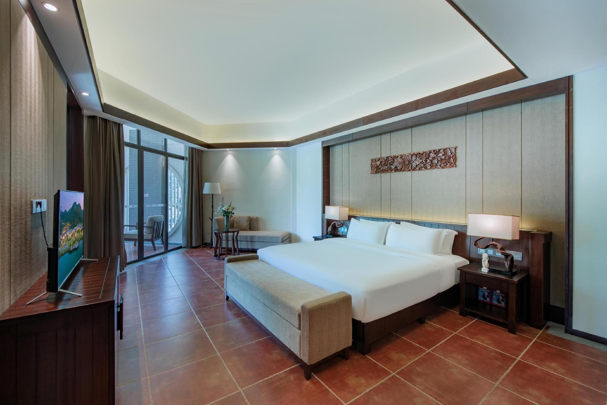 Lake View Suite