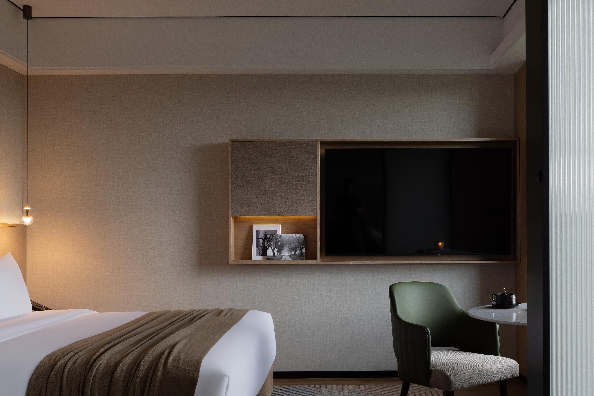 Yunman Suite