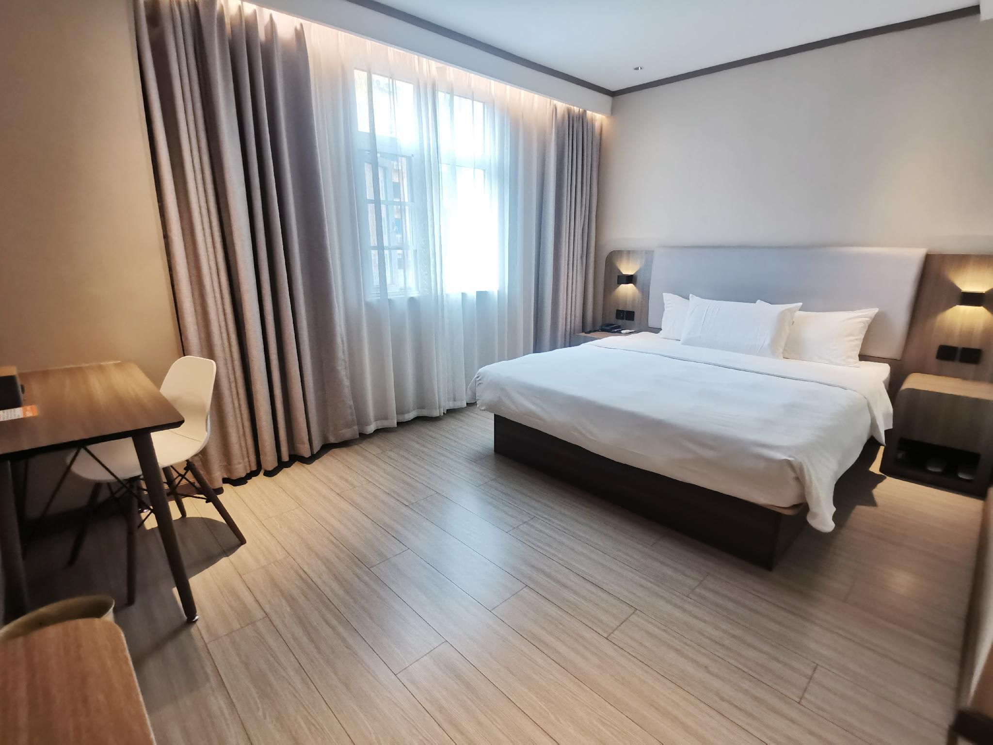 Huazhu - Superior BedRoom