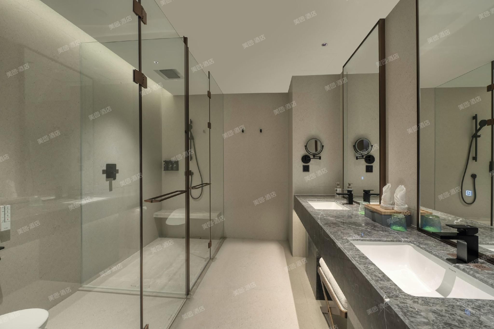 1 King Bed, Garden Suite, Hot Spring Pool, Non-Smoking