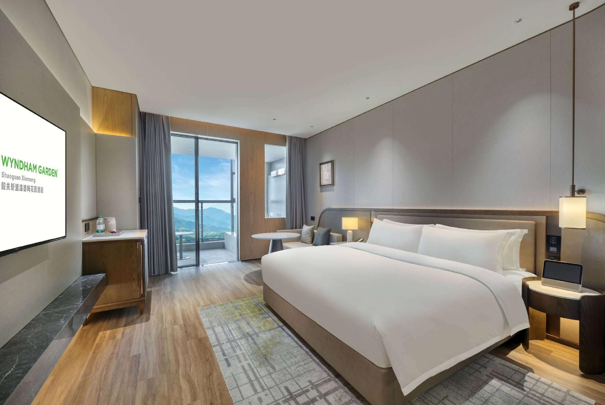 1 King Bed, Supreme Room, Hot Spring Pool, Non-Smoking