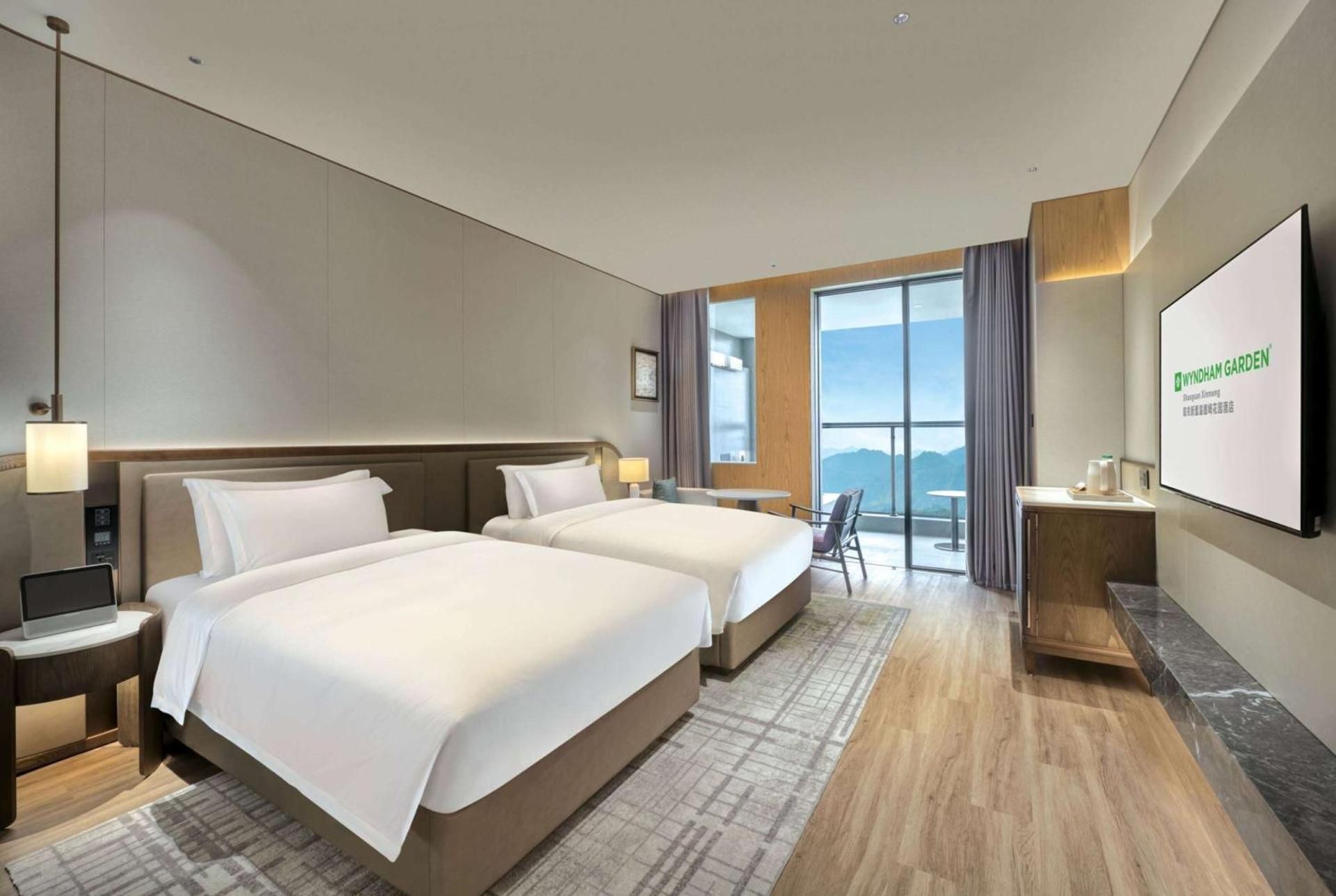Supreme Double Room with Two Double Beds and Hot Spring Pool 