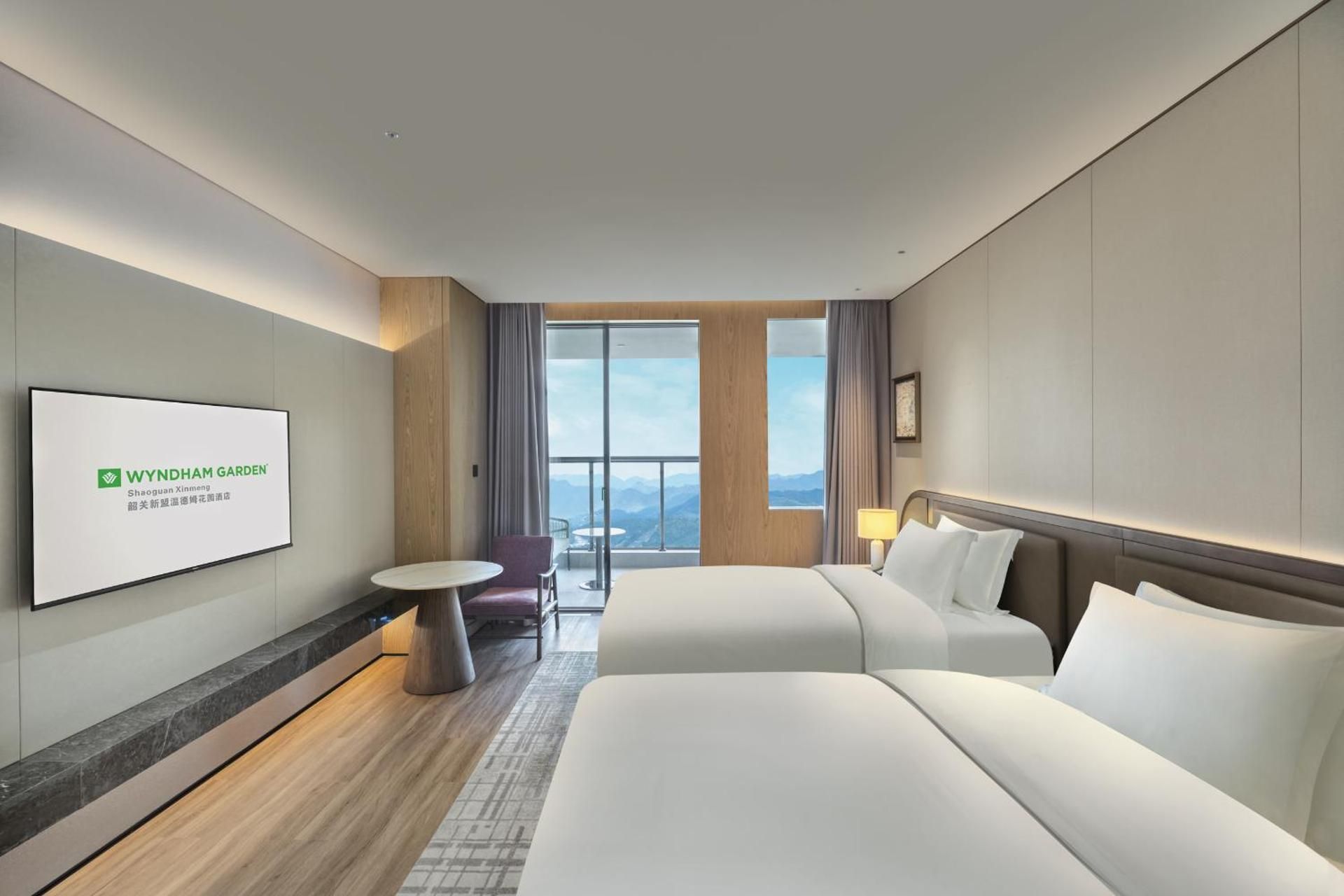 Supreme Double Room with Two Double Beds and Hot Spring Pool 