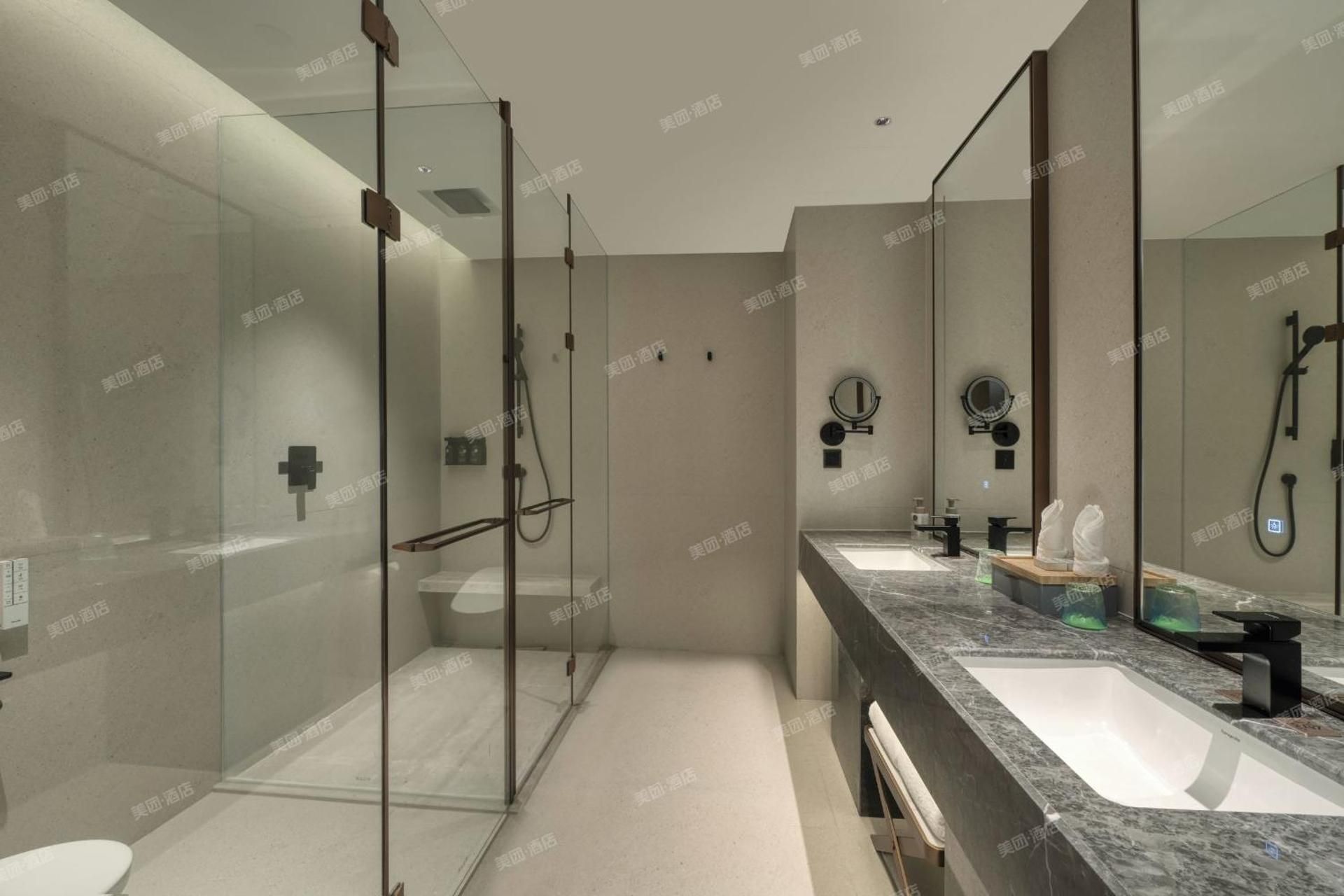 Executive King Suite with Hot Spring Pool 