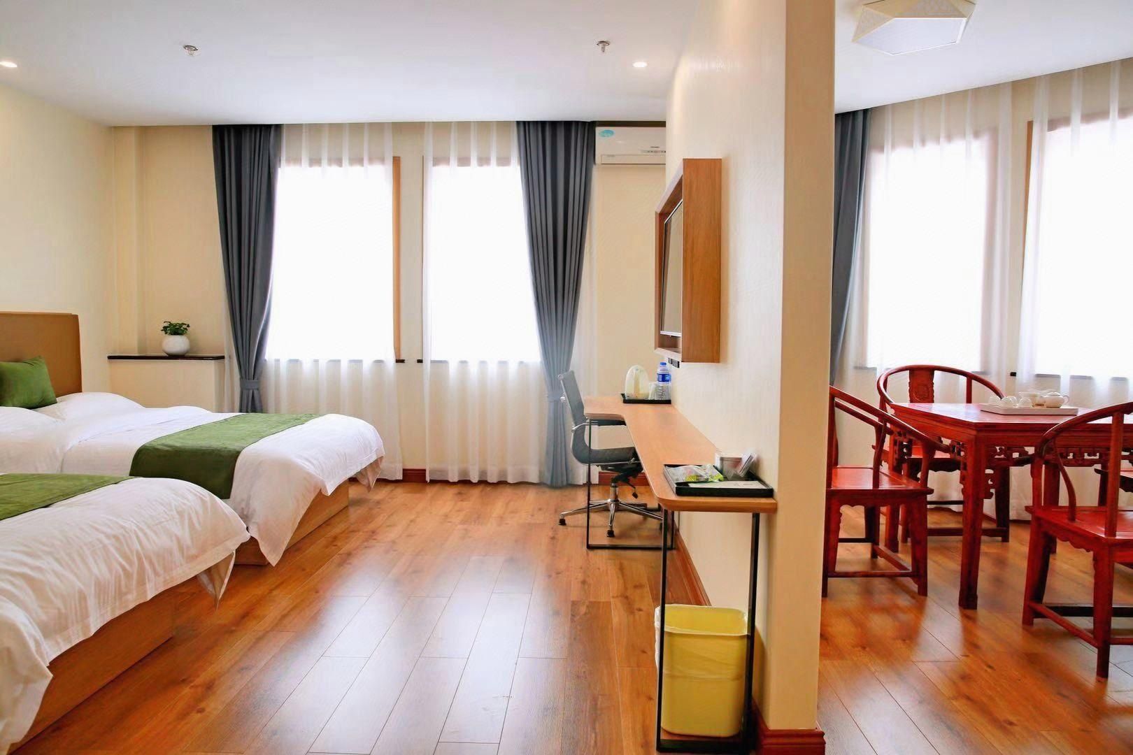 Twin Deluxe Room