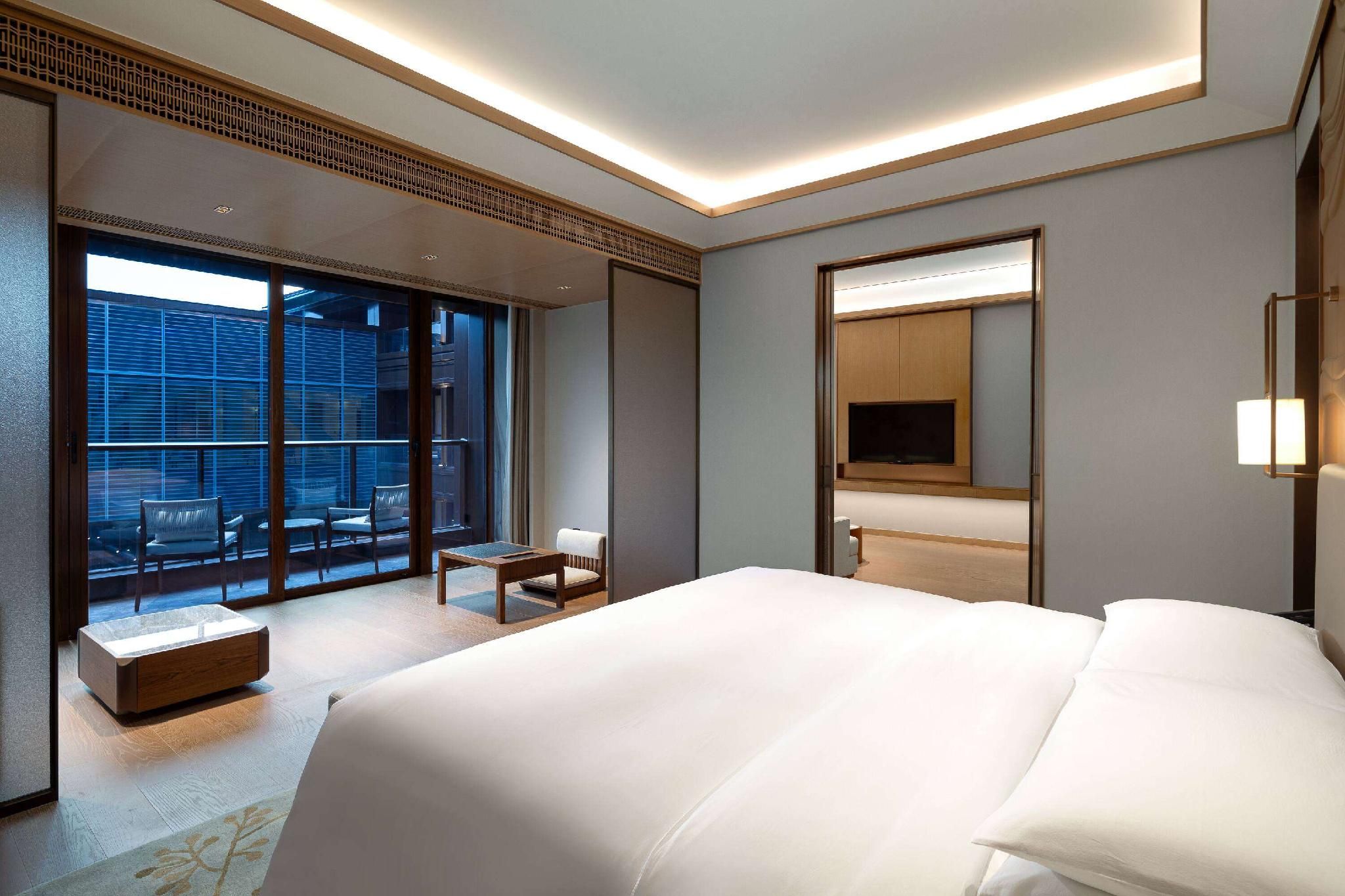 Deluxe Suite, Non-Smoking