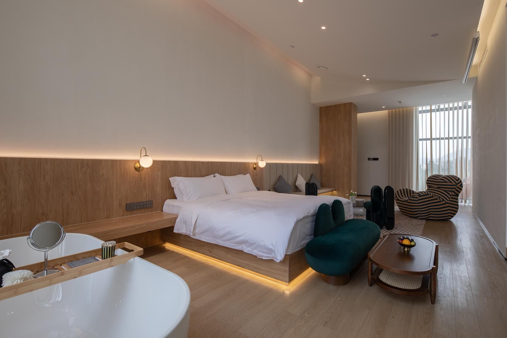 Xinchi Sakura Valley Resort Family Room