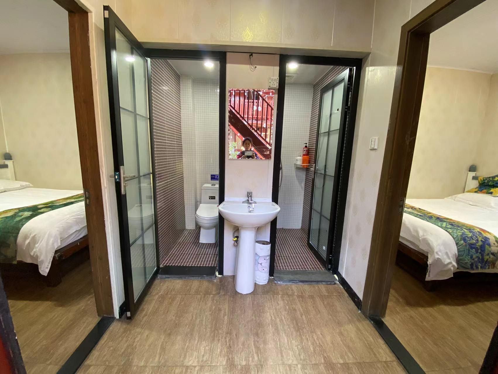 2 Bedroom 2 room Suite