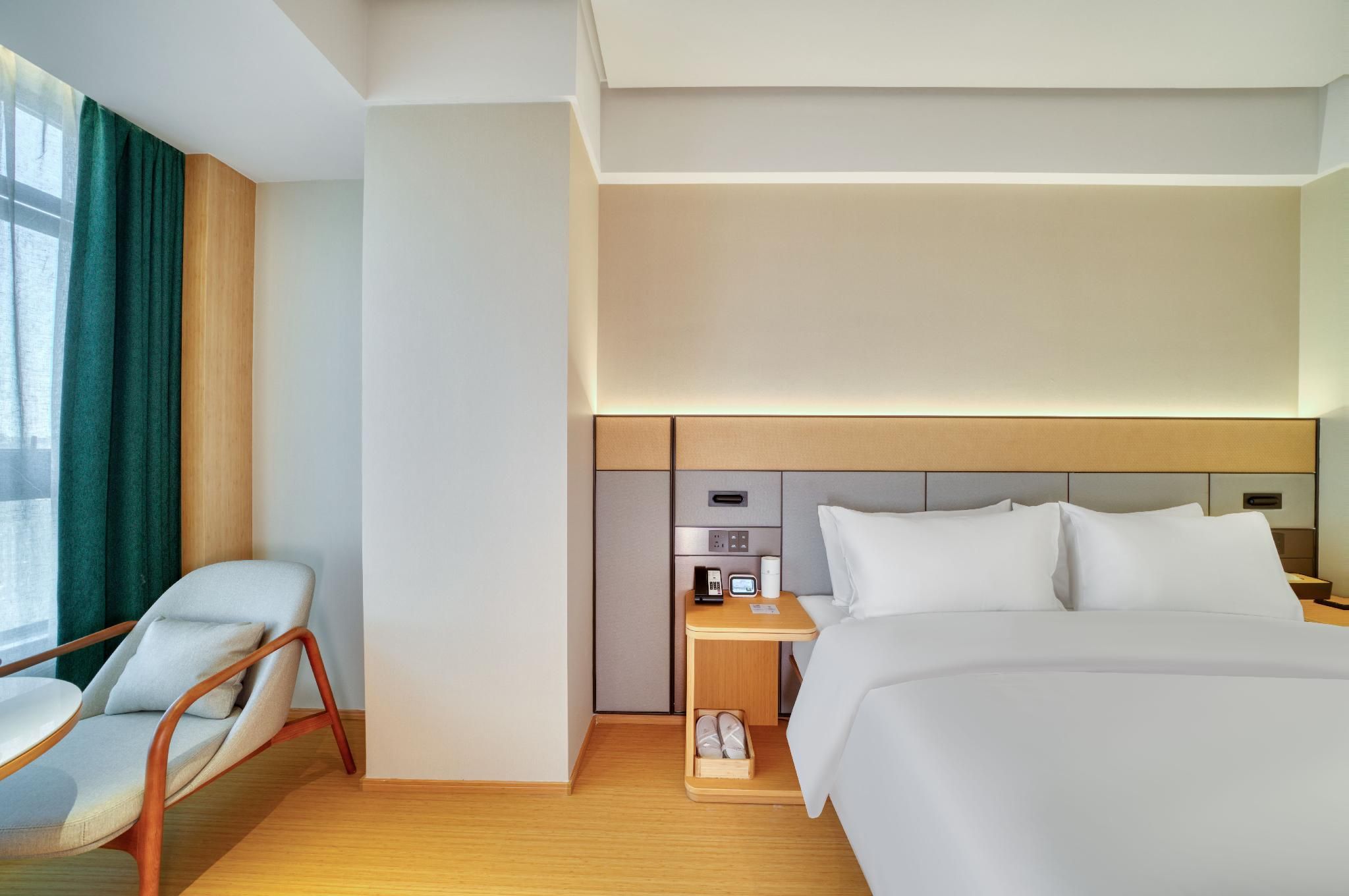 Huazhu - Business Bed Room