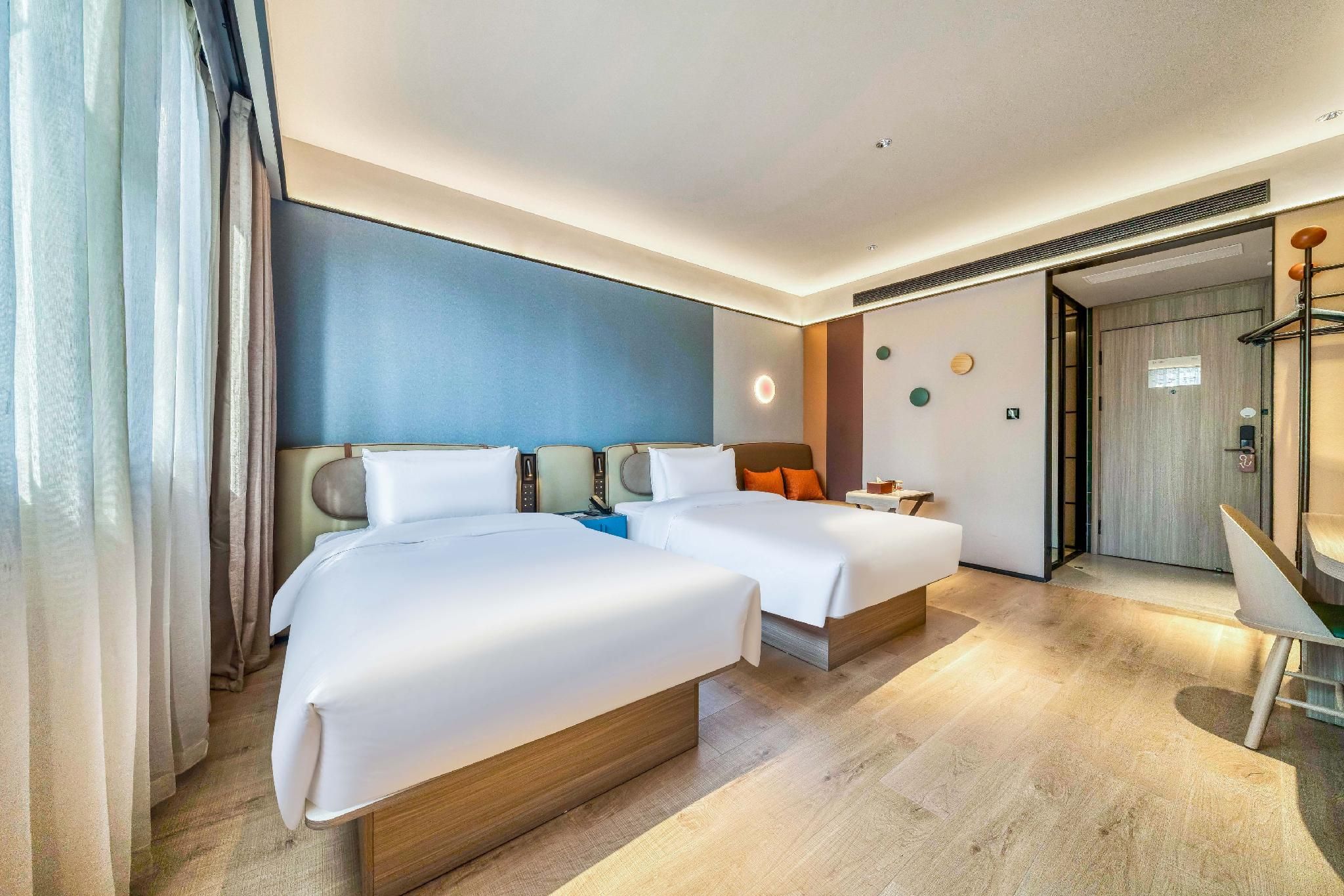 California Sunshine Superior Twin Room