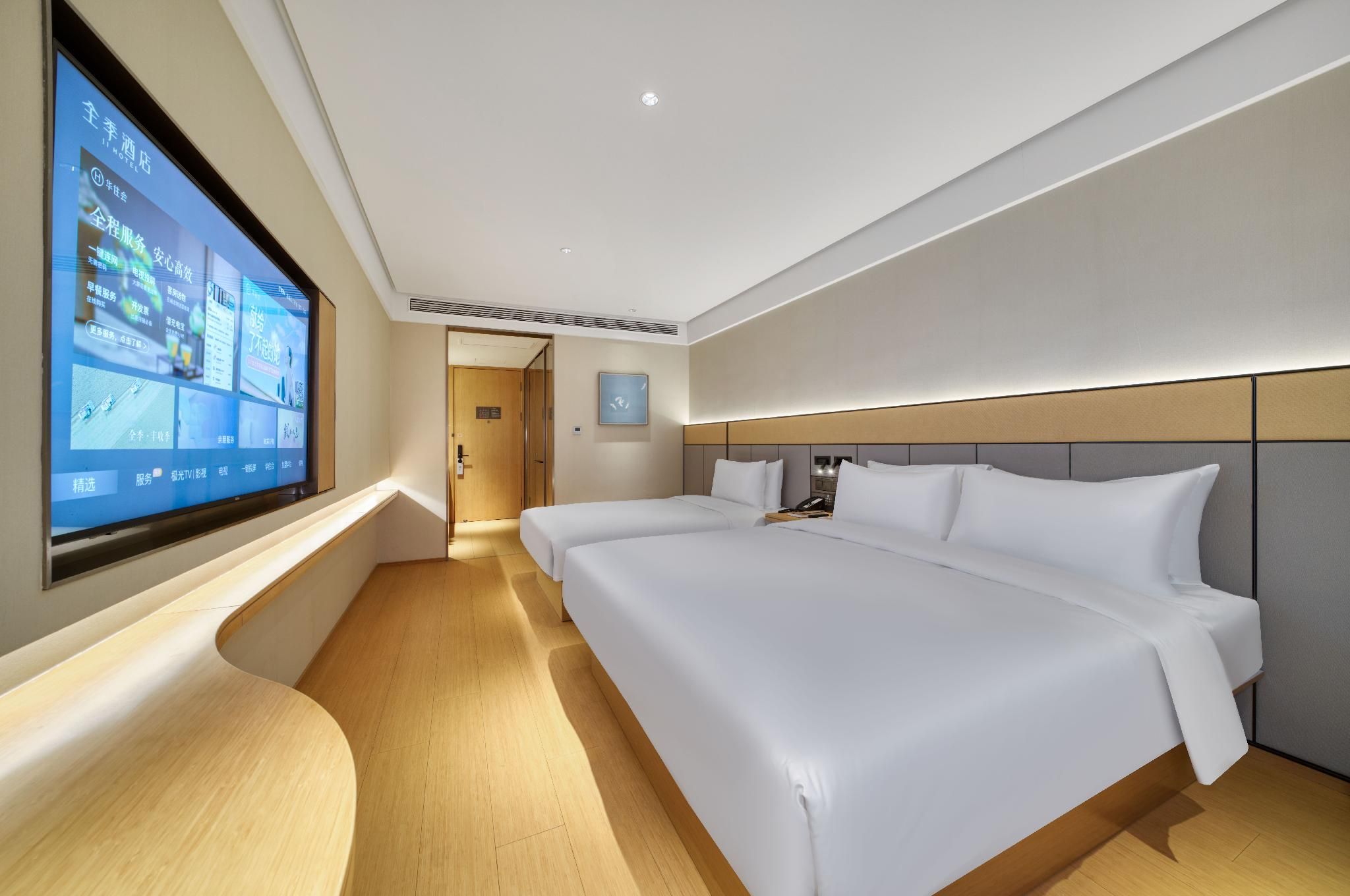 Deluxe Family Room, Guest room