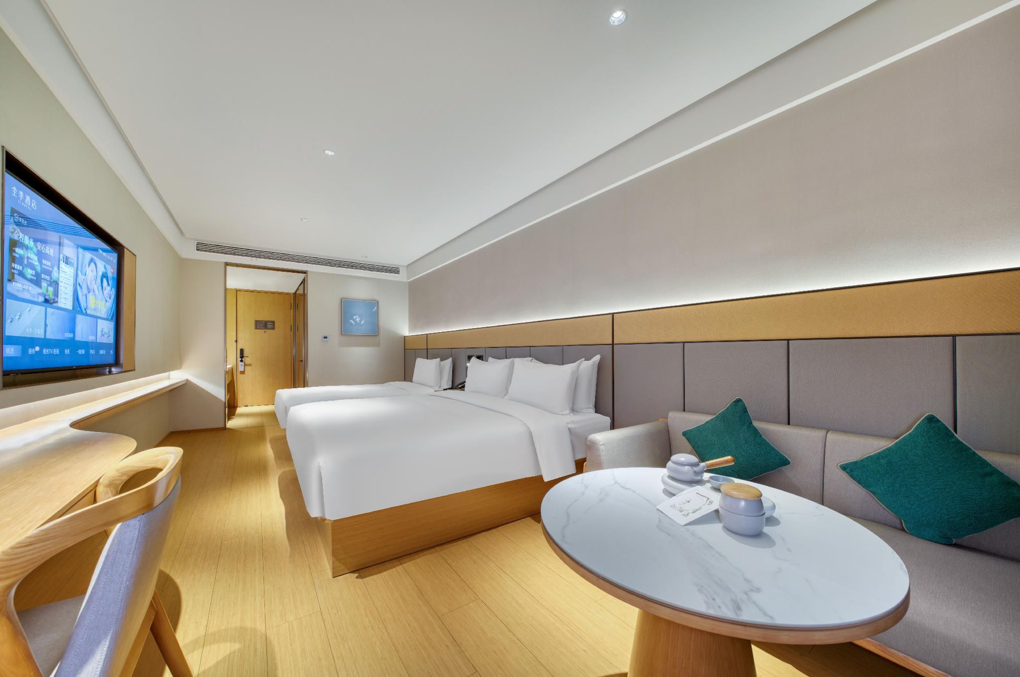 Deluxe Family Room, Guest room