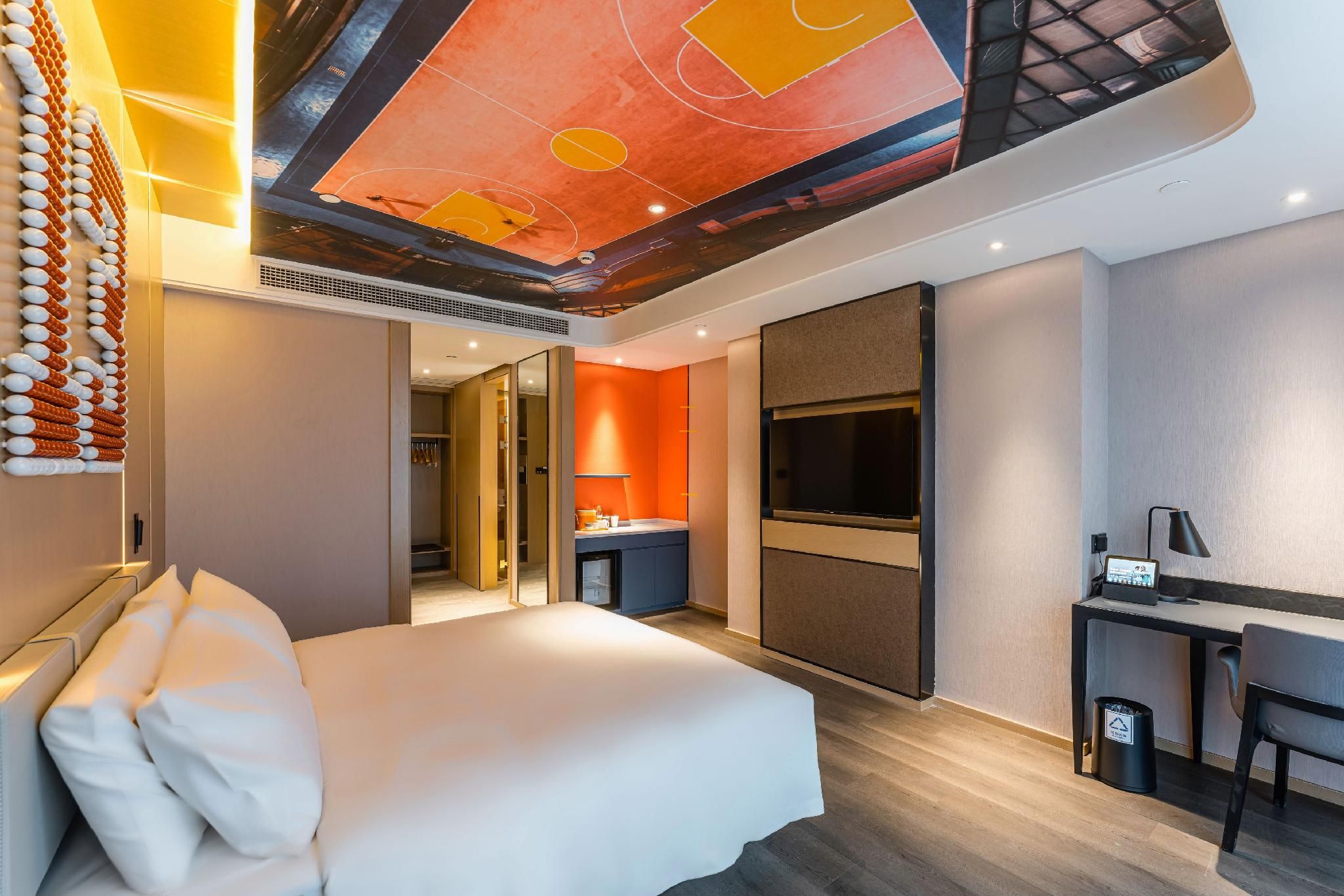 Double Room with Basketball Theme