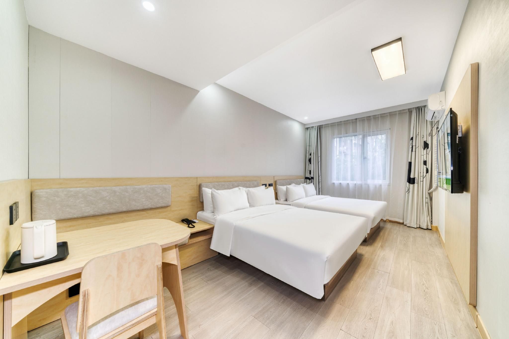 Twin Bed Room
