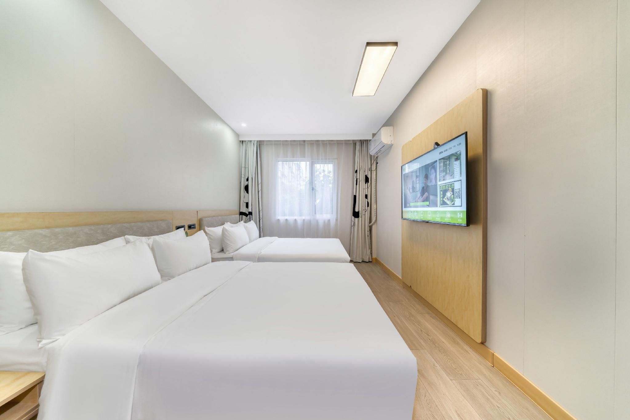 Twin Bed Room