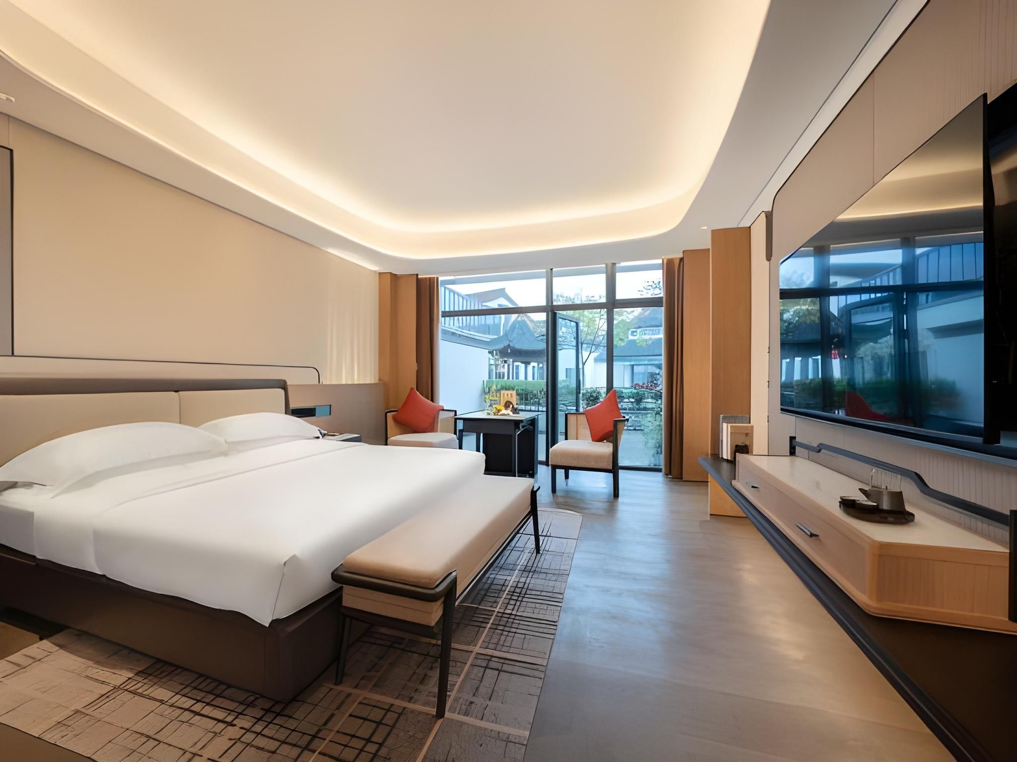 Queen Room with View