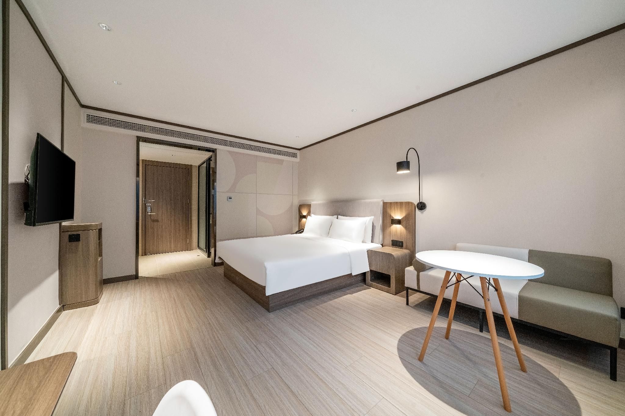 Business Queen Bed Room