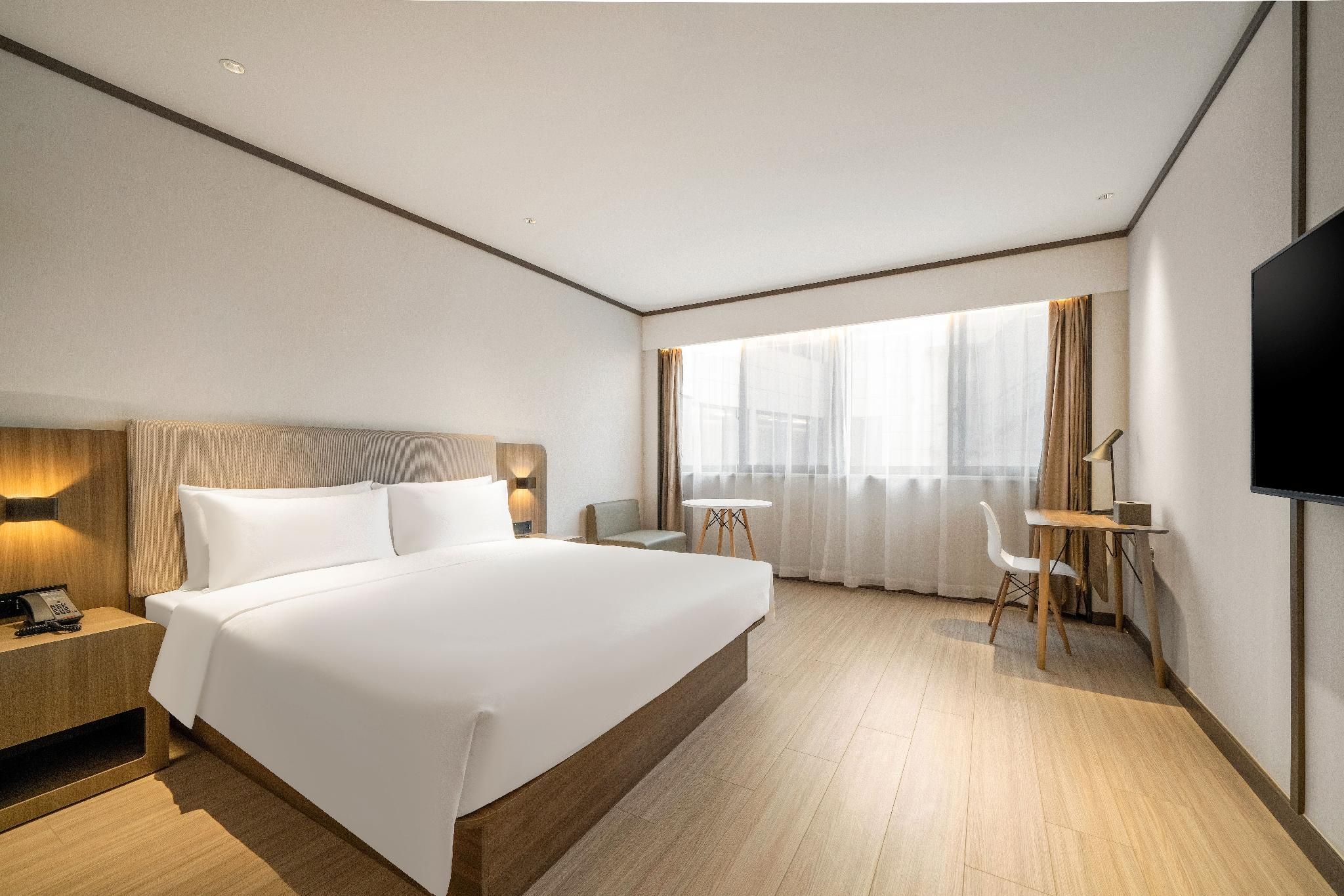 Business Queen Bed Room