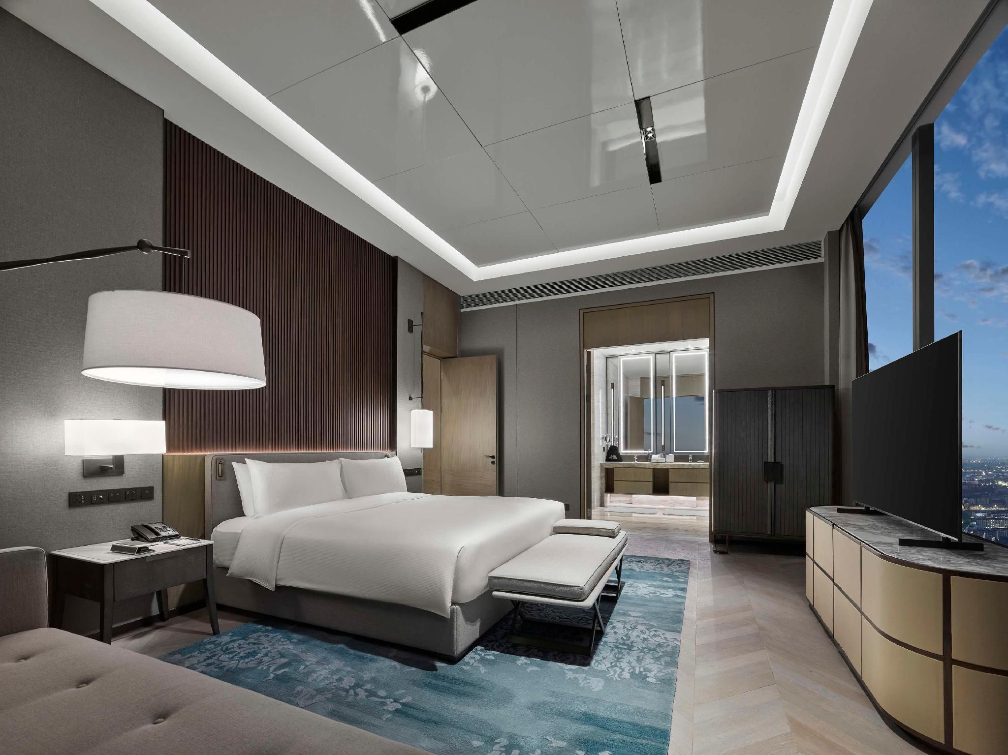 King Ambassador Suite