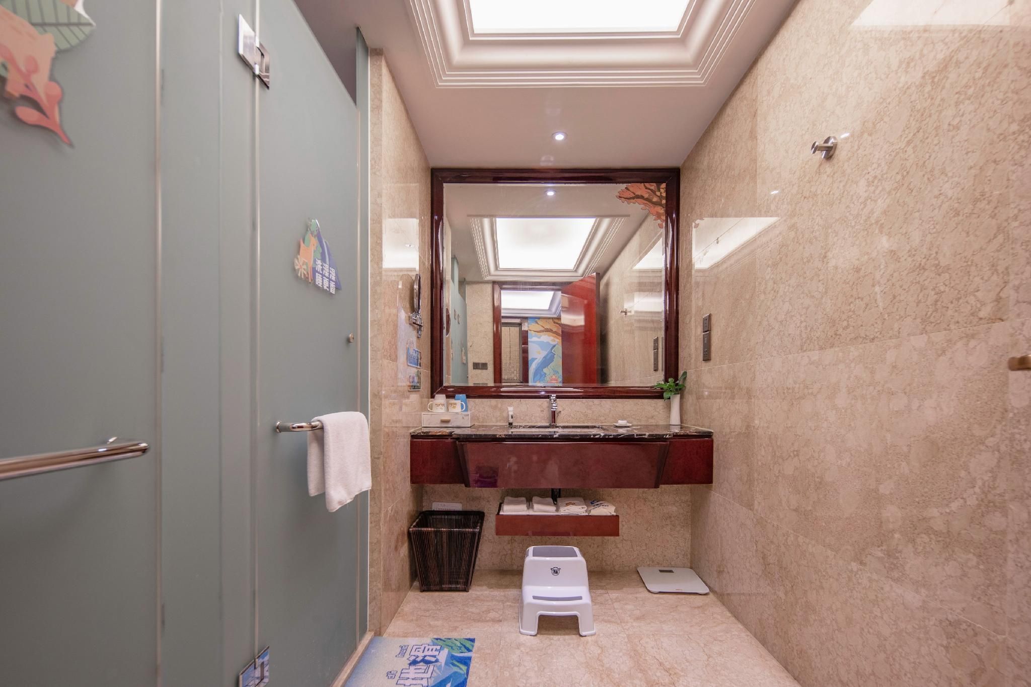 Wyndham Zhuji West Family Suite 2