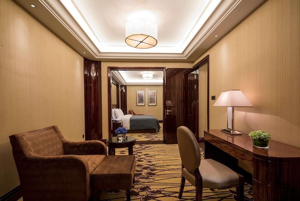 Premium Suite Smoking