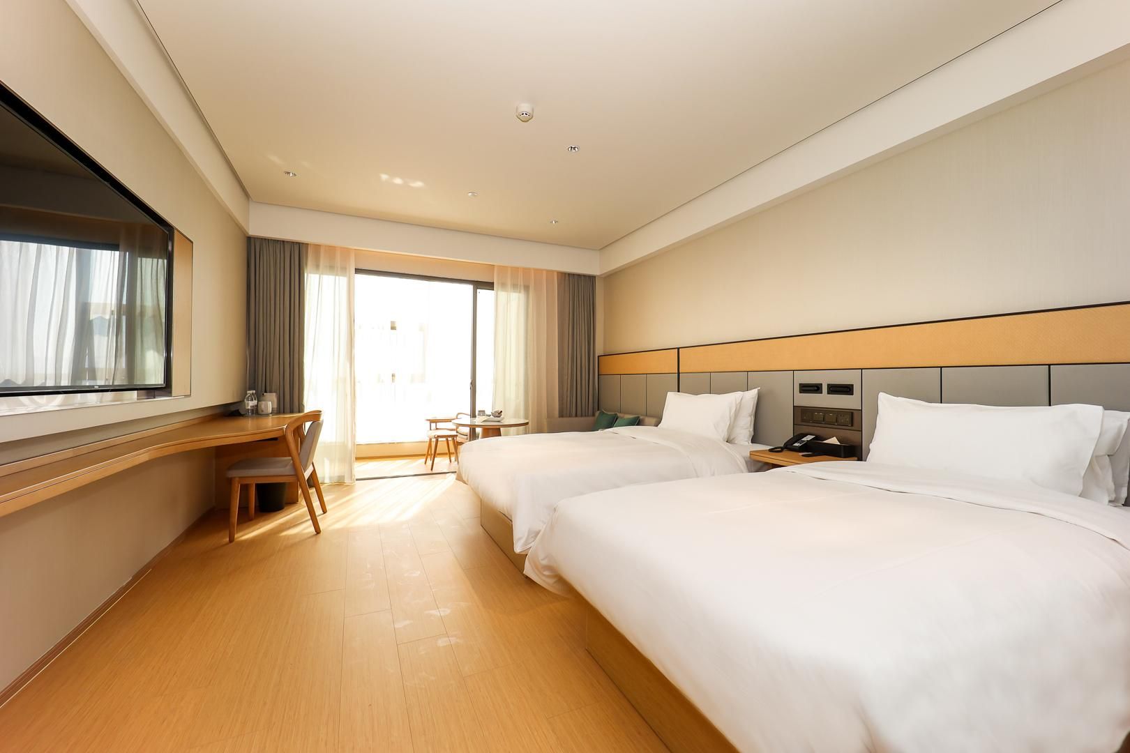 Huazhu - Superior Twin