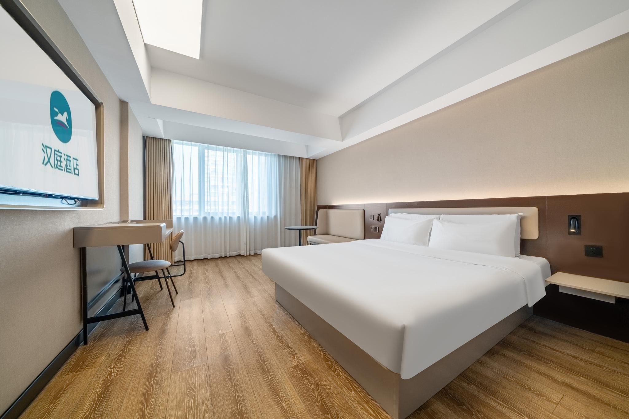 Queen Room A