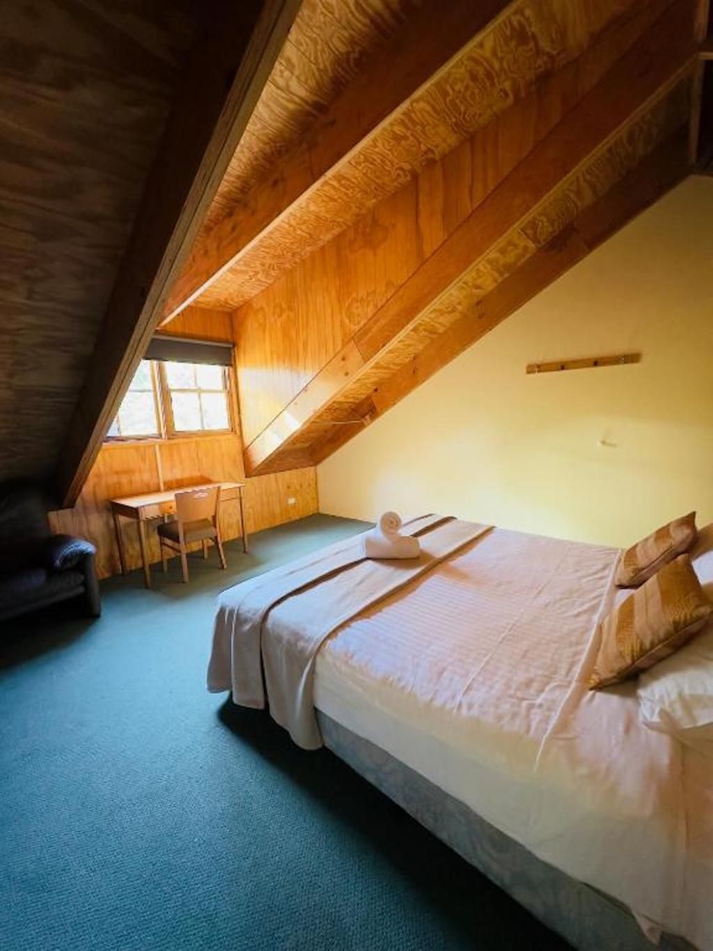 6 Bedroom
