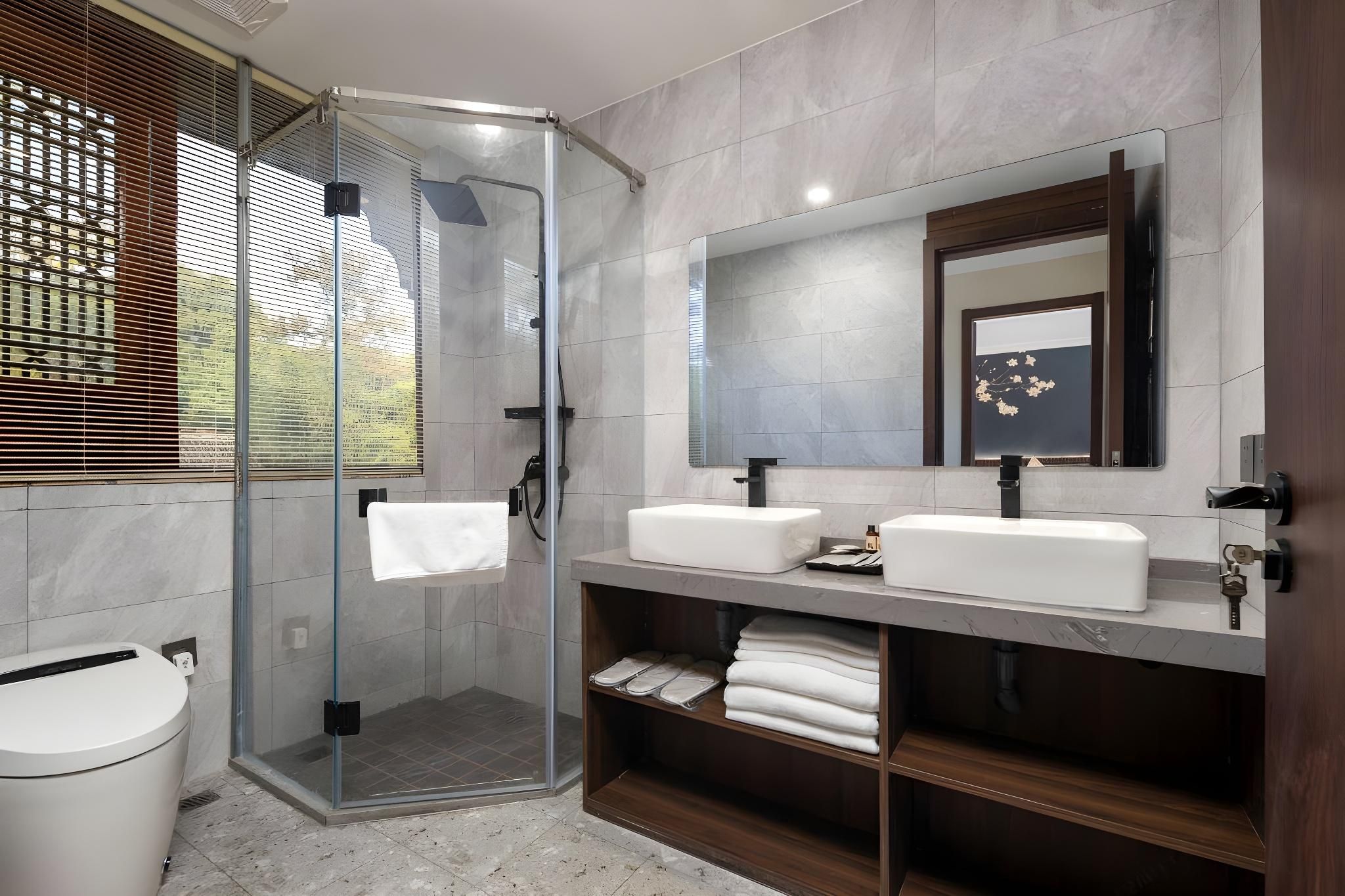 Main Building Family Suite